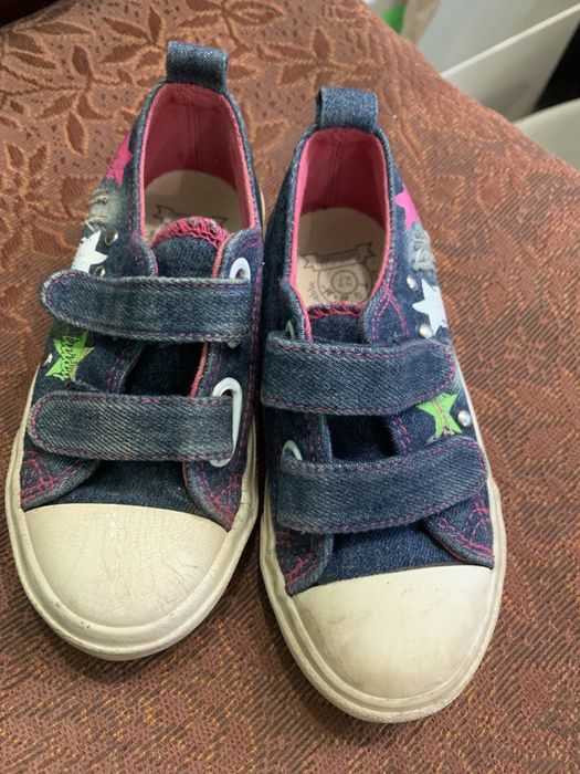 Дитячі кросівки