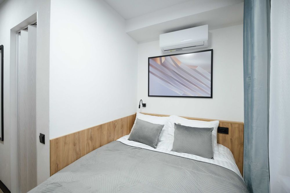 #1612 Квартира подобово. вул. Лаврська 4. парк Вічної Слави.