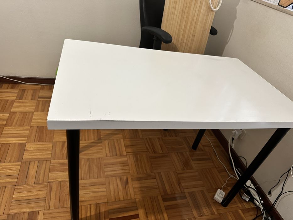 Mesa de escritório 1m x 57cm