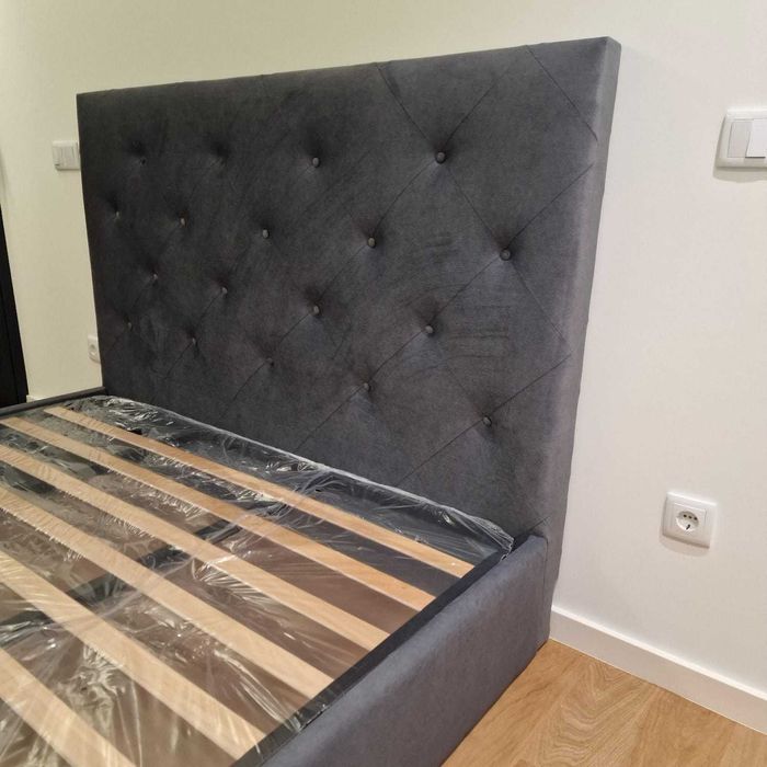 Camas De Casal Estofadas Top de Gama 190x140m Estrado Incluído 199€ !!