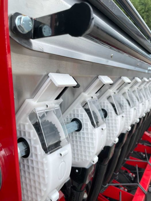 Сівалка зернова СЗ навісна 3м. під МТЗ ЮМЗ сівник