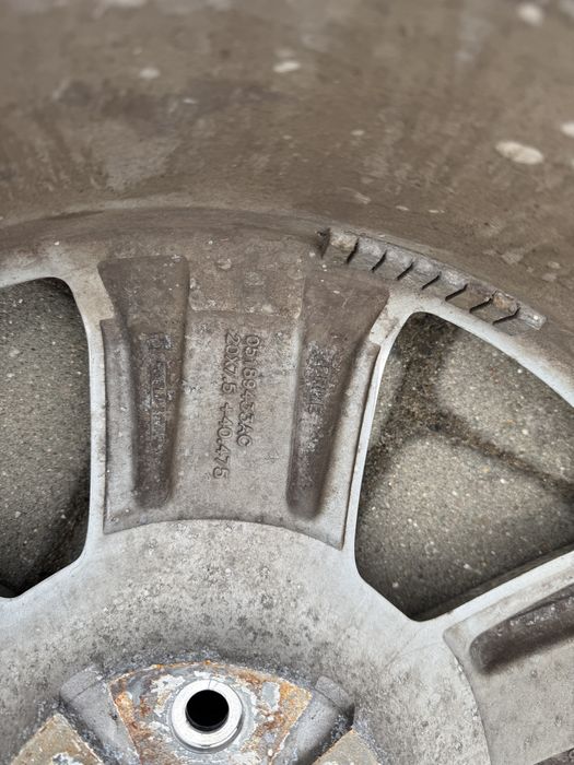 Jeep Liberty KK felgi 20 komplet