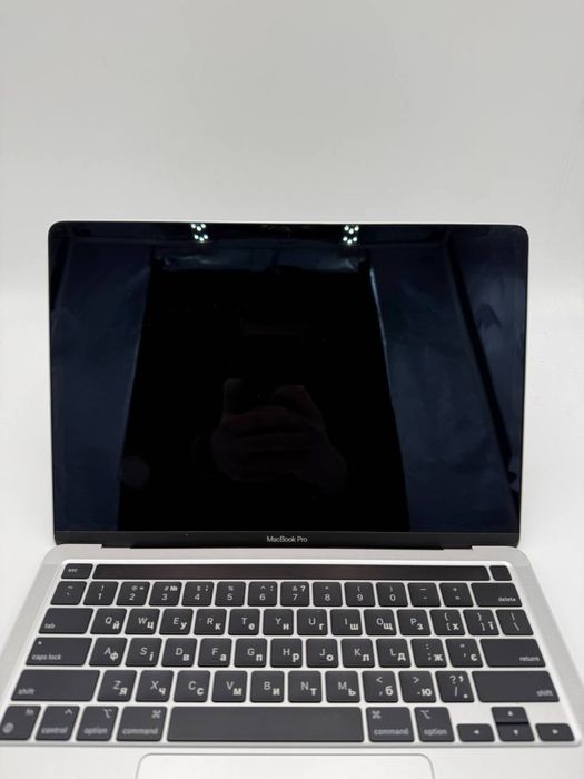 MacBook Pro 13 M2 24/256Gb Silver 15 циклів A-