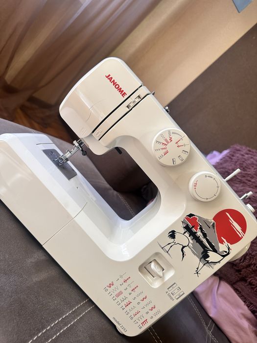 Продам швейшу машинку Janome 2252