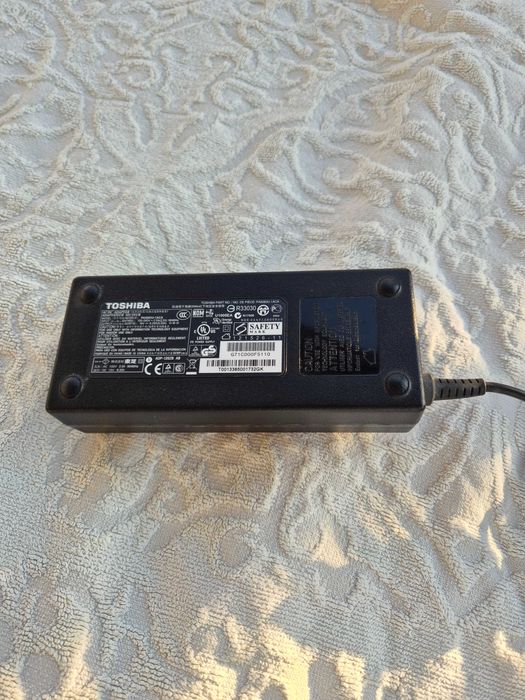Toshiba Charger 19V 6.32A, 120W, Operates Without Anomaly64409491676803120