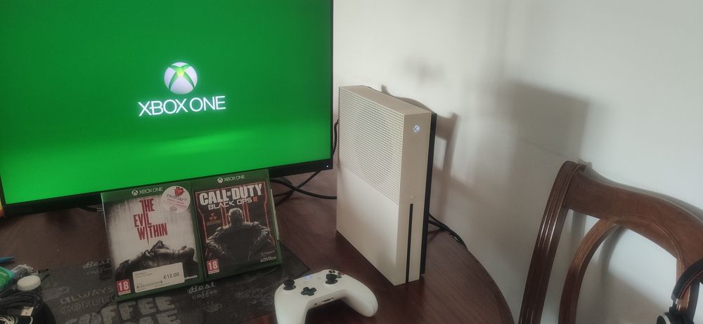 Xbox One S - 500GB