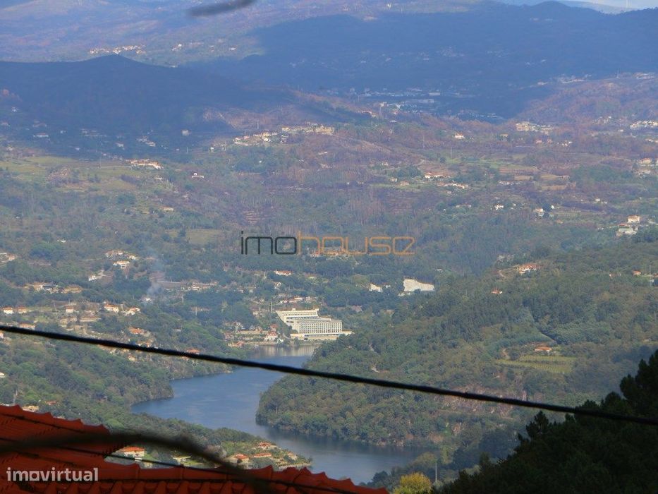 Terreno Vista para o rio Douro