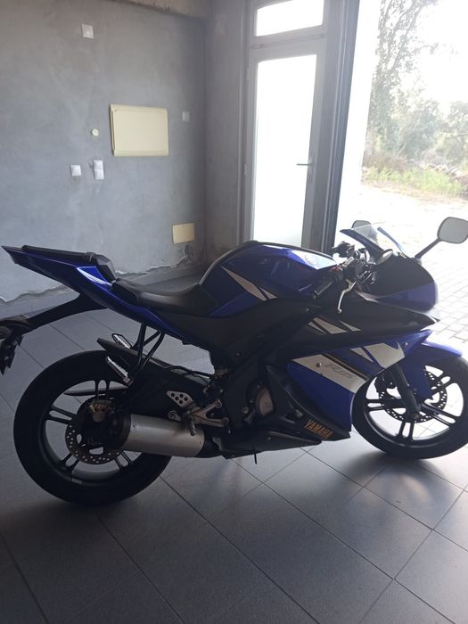 Yamaha YZF r125 bem estimada