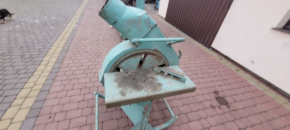 Ostrzarka korowarka do palisady