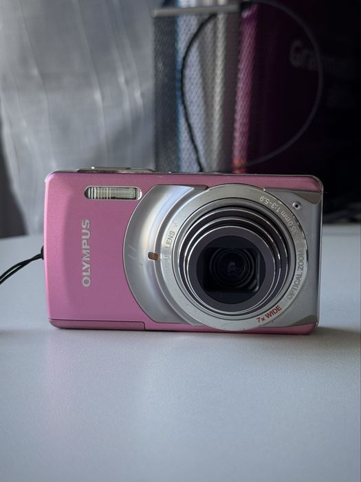 Цифровий фотоапарат Olympus Stylus 7010 | 12 МП CCD | 7× Wide Zoom | Dual Image Stabilization | Pink