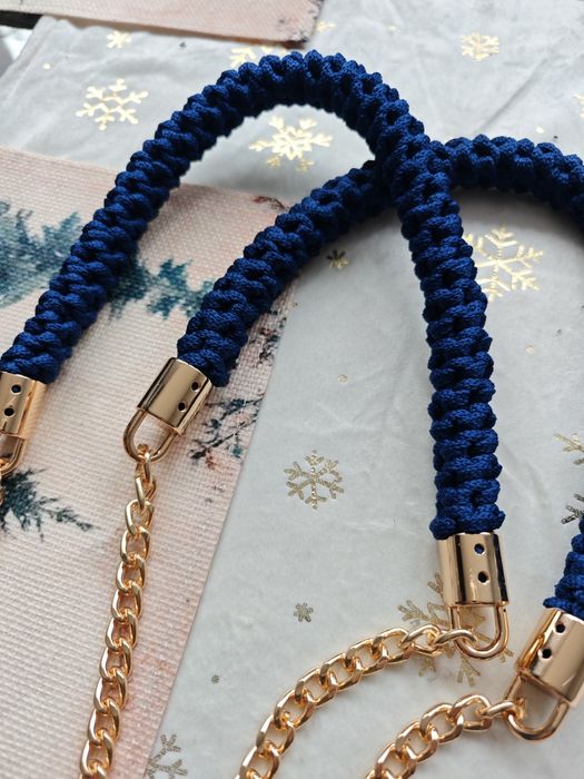 Granatowe uchwyty do obag