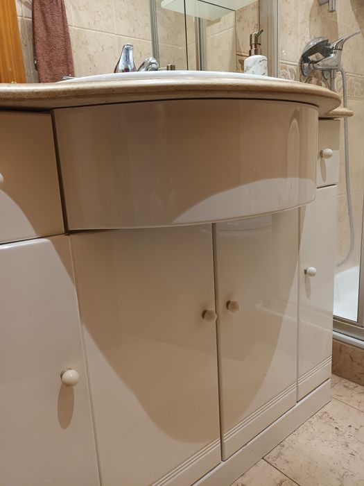 Armário Casa Banho e Espelho