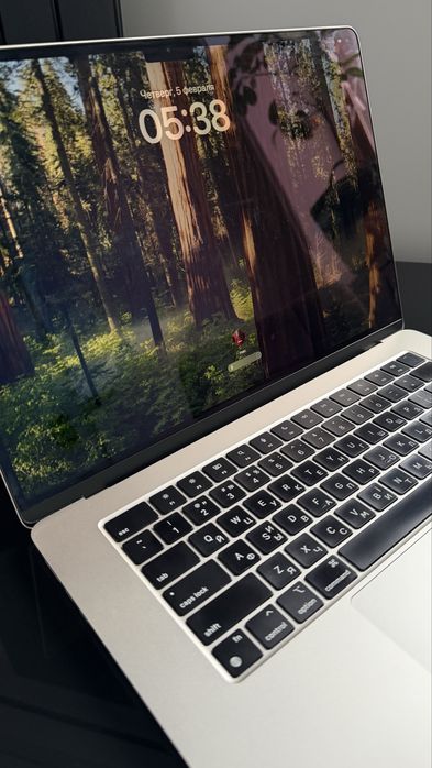 Продам  Apple Macbook  15 m2