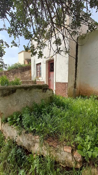 Quintinha com casa em ruínas para reconstrução – Quelfes, Olhão