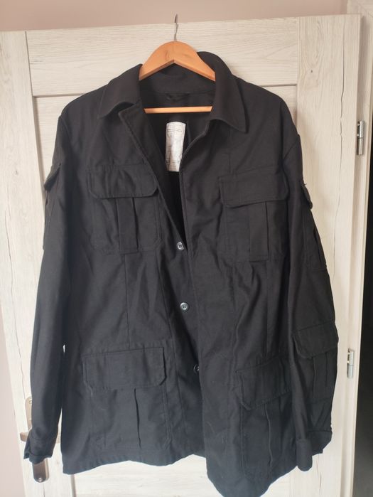 Mundur ćwiczebny w kolorze czarnym na 194cm