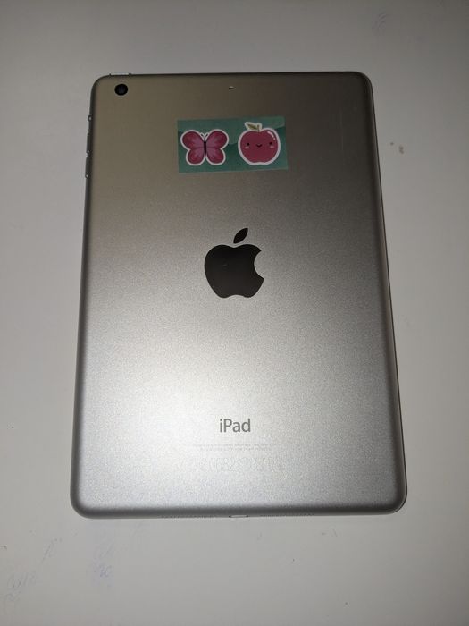 Планшет iPad mini 3 для ютюба
