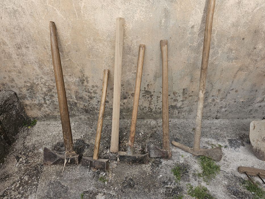Marretas  e machado em bom estado