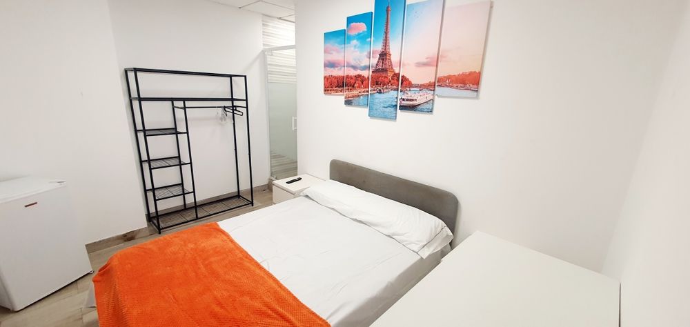 Quarto c/duche Metro Reboleira