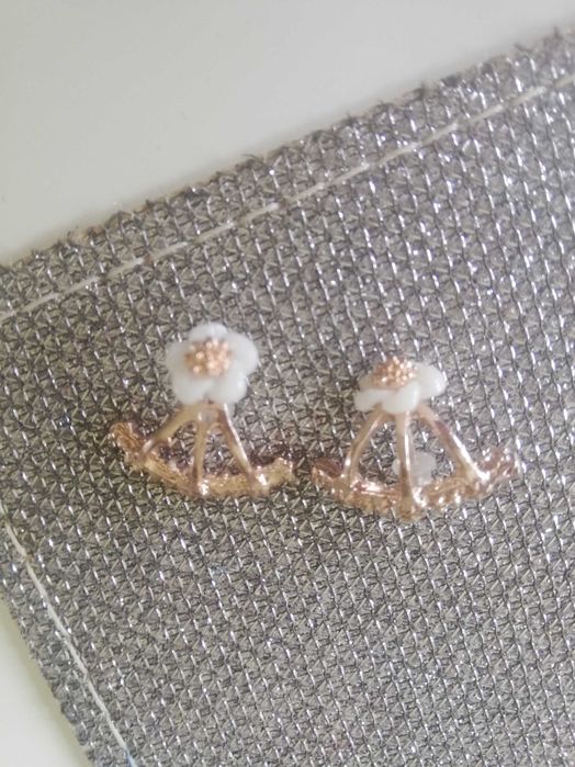 Małe kolczyki z cyrkoniami