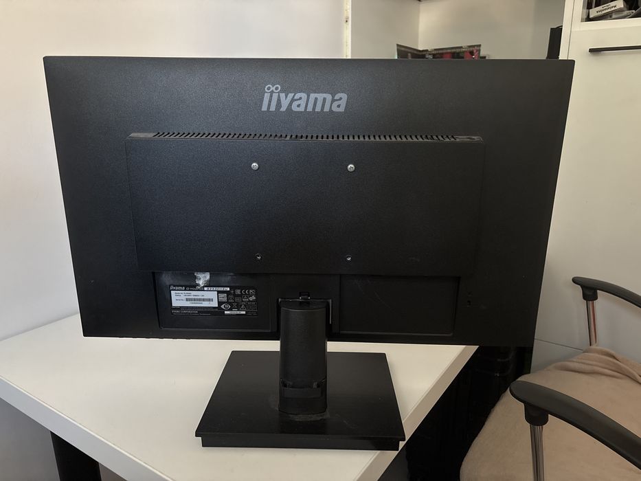 Monitor iiyama G-Master  24,5 cala stan bardzo dobry