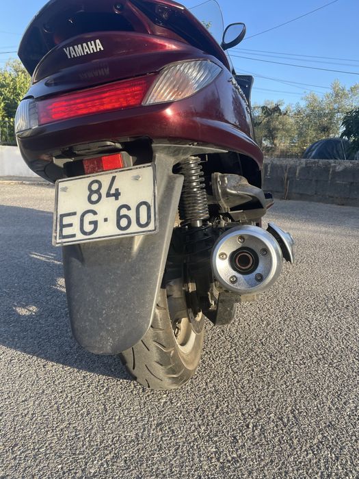 Maxi scooter Yamaha Majesty 400 só 23.000kms