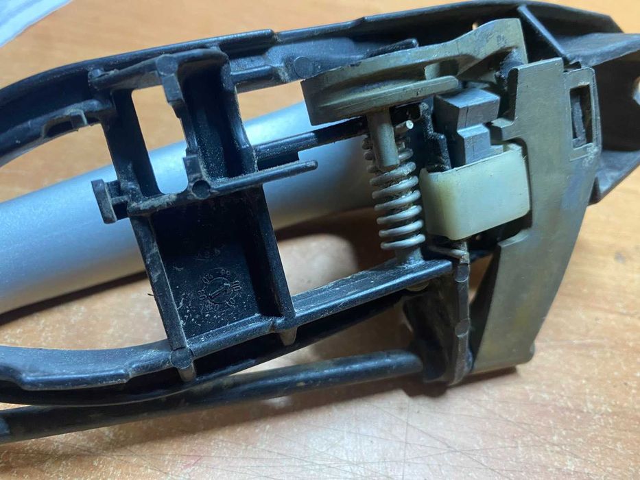 Передня права зовнішня ручка дверей БМВ Е46 кабріолет купе