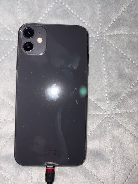Продам офіційний  Айфон 11 blac 64GB