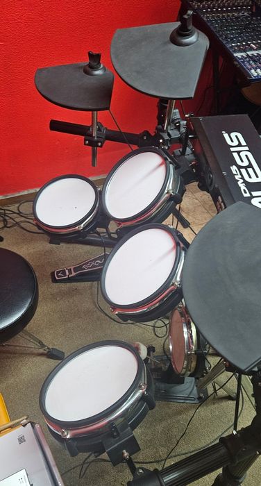 Bateria Electrónica Alesis DM5 Pro Kit