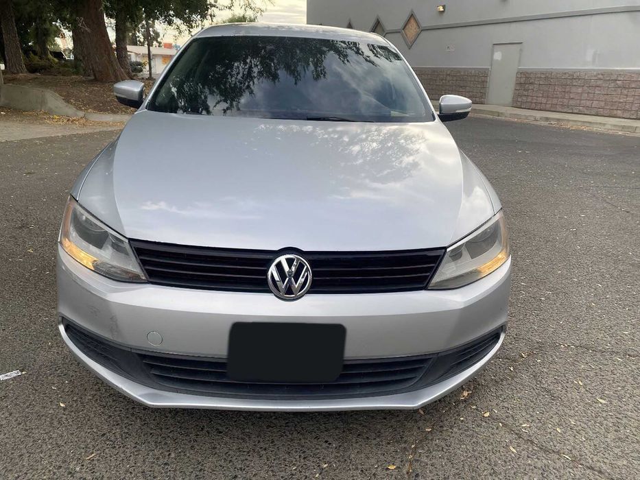 Volkswagen Jetta      2013