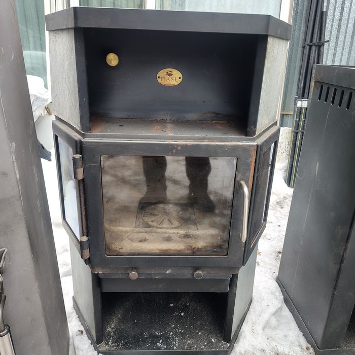 Камін,піч на дровах.Камінофен.