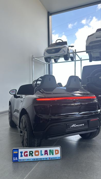 Дитячий електромобіль Porsche Macan — стильна та функціональна модель 12V для дітей від 1 до 8 років.Дитяче авто