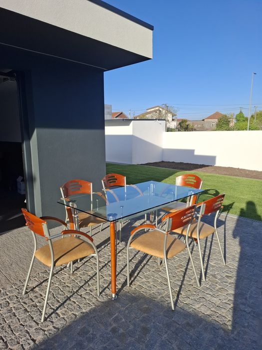 Conjunto mesa + 6 cadeiras