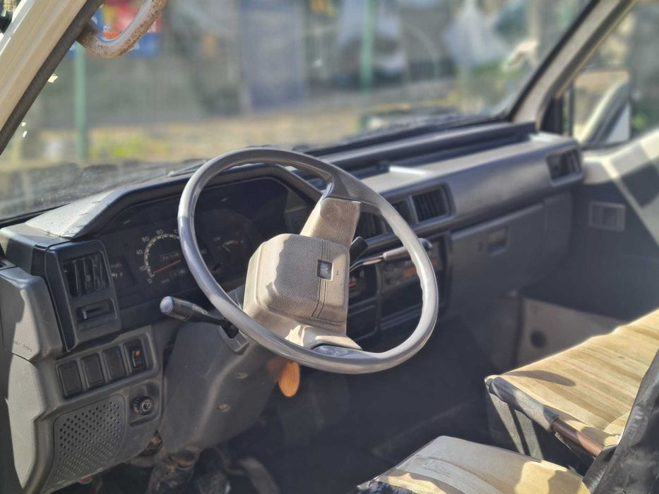 Mitsubishi L 300 9 LUGARES