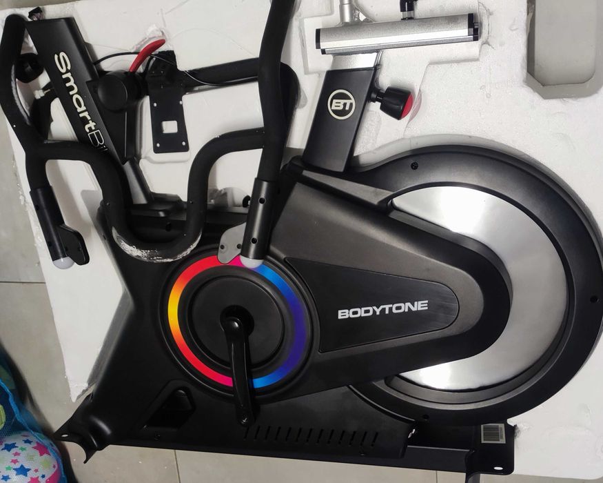 Bicicleta de Spinning BODYTONE SMB1v3, Nova