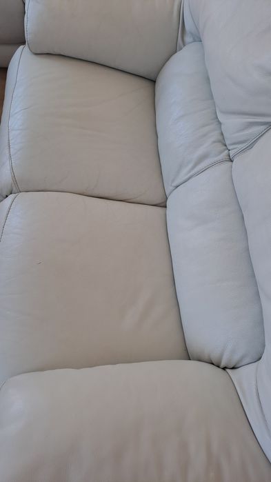 Sofá em pele de 2 lugares,  branco