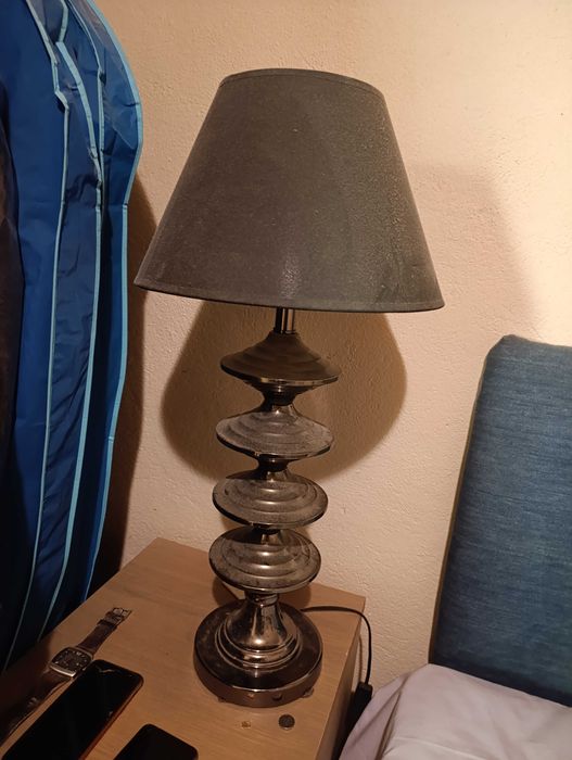Mobiliário e outros para desocupar casa.