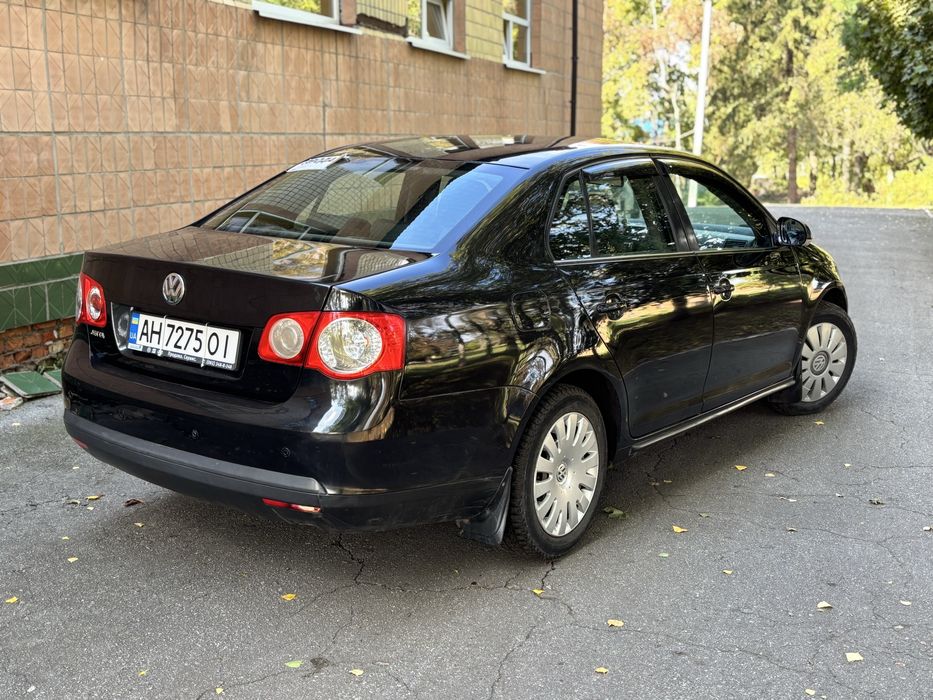 Volkswagen Jetta5 1,6 бензин (обмен можно)