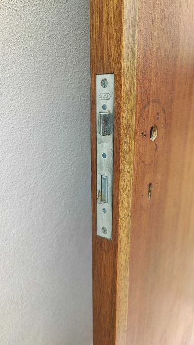 Portas em madeira usadas