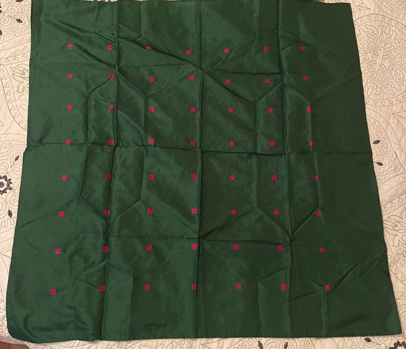 Lenço de seda verde