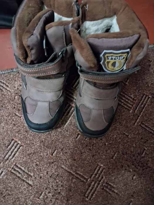 Продам дитячя зимове взуття