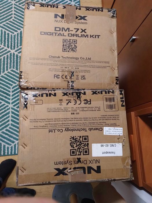 Bateria Marca NUX eletrónica como nova
