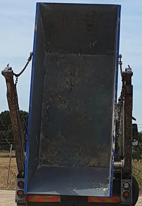 CONTENTORES e CARRINHAS p/recolha de resíduos industriais e jardinagem