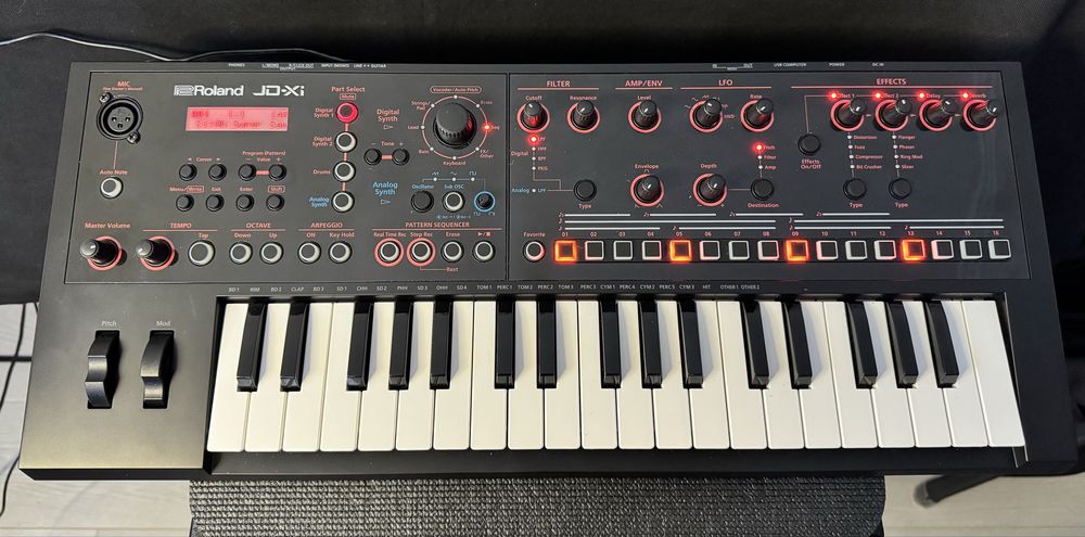 Синтезатор Roland JD‑Xi (аналог+цифра)