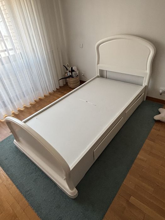 Cama solteiro branca  100cm