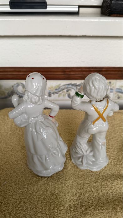 Bonecos em porcelana