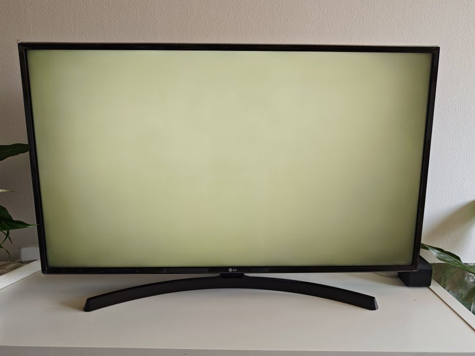LG 43"4k UHD LCD LED podświetlenie Direct webOS Sprawny FOLIA NA RAMCE 43UK6400PLF