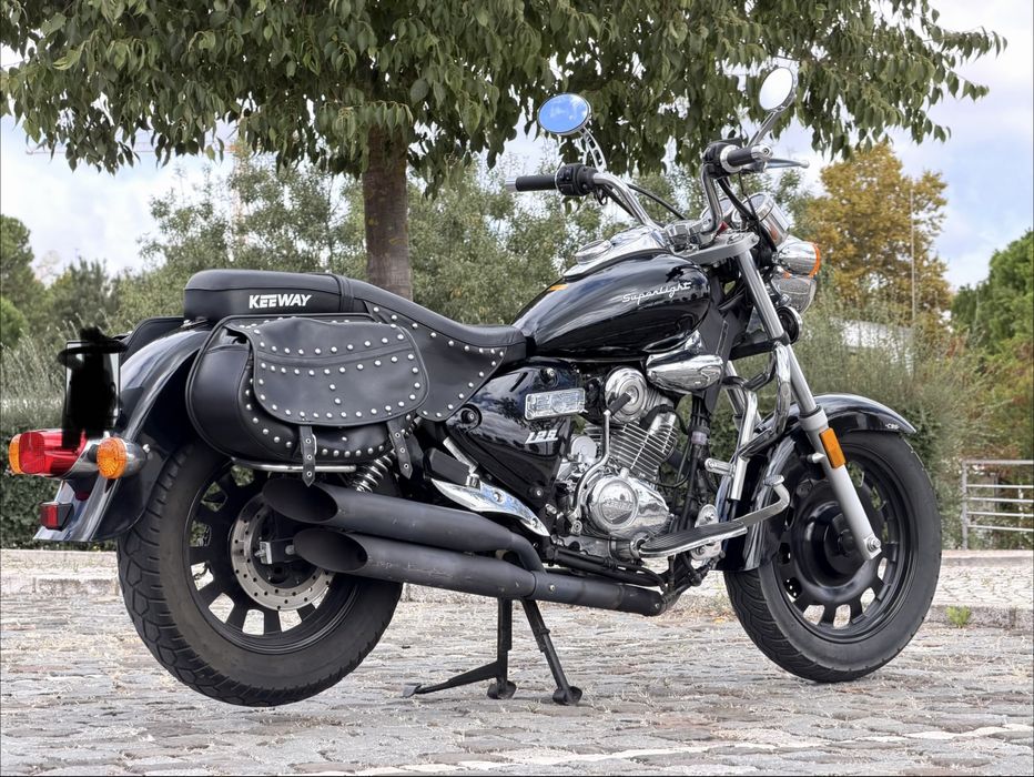 Vendo mota Keeway Superlight 125 cc