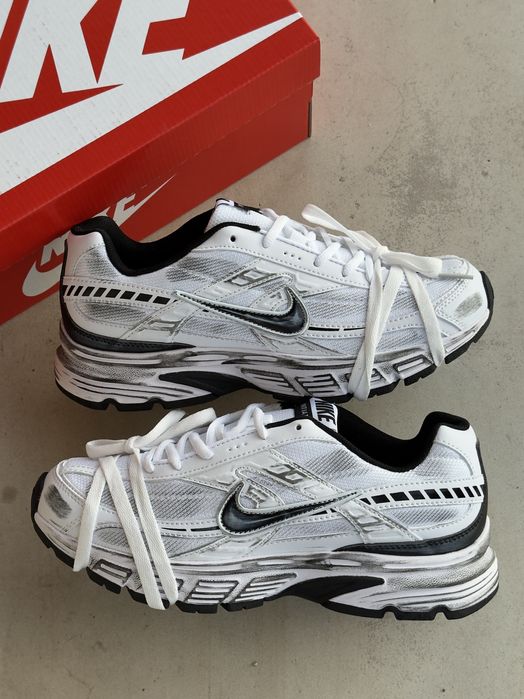 Nike Initiator Custom White