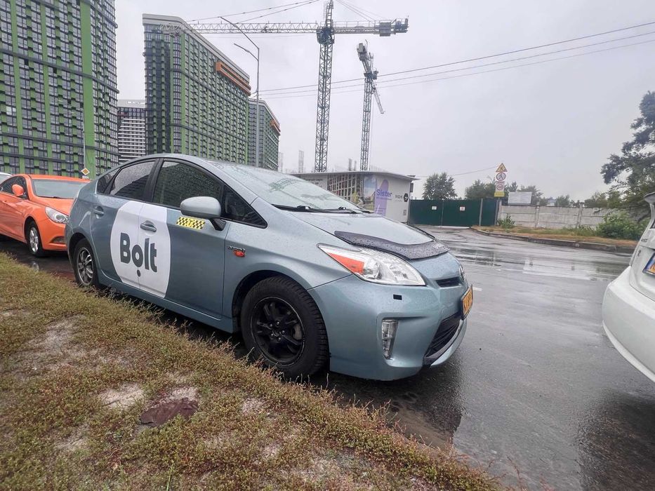 Робота на ліцензованому авто Toyota Prius . ЗП виплати щодня!
