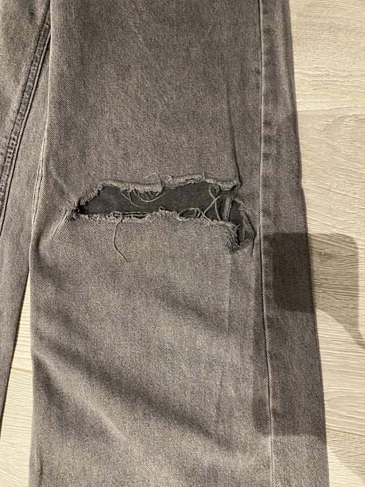spodnie wide leg z wycięciem na kolanie
